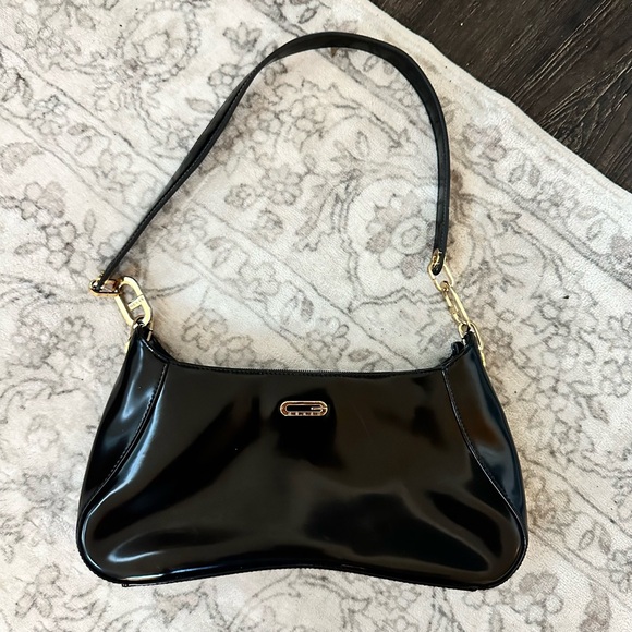 Y2K GUESS Black Patent Leather Shoulder Bag - Picture 2 of 11